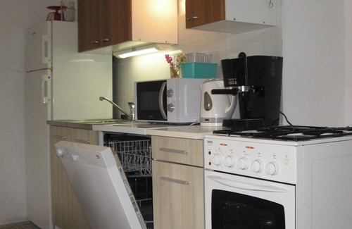 Mali Losinj House | Homerez - Cozy House in Sveti Jakov, Mountain View