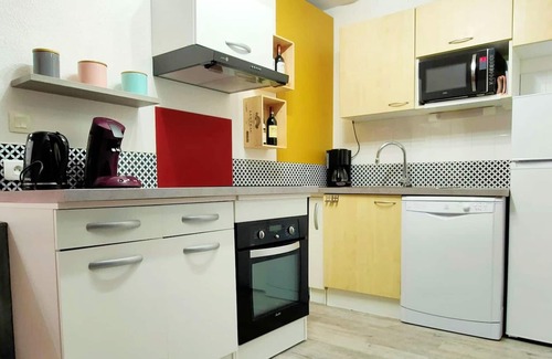 Hourtin Port House | Homerez - Cozy house in Hourtin 45 m² with a shared pool on-site!
