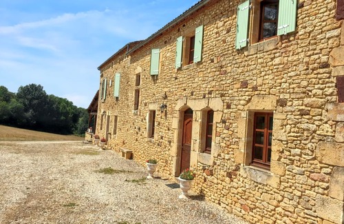 Soulaures Villa | Homerez - Elegant Villa in Soulaures with Private Pool