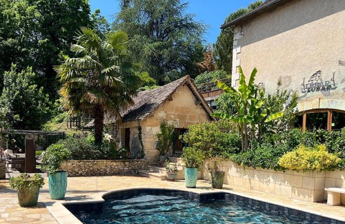Saint-Front-de-Pradoux House | Homerez - House for 4 ppl. with shared pool and spa at Saint-Front-de-Pradoux