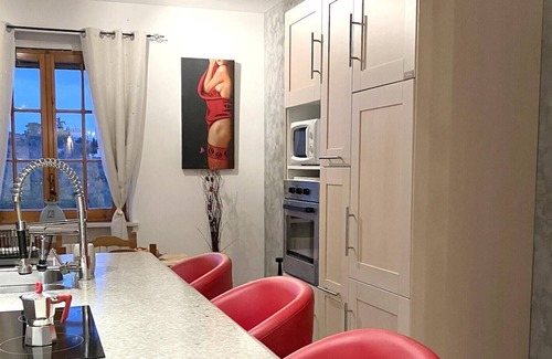 Collecorvino House | Homerez - Great house for 7 people. with swimming pool, spa and garden in Collecorvino