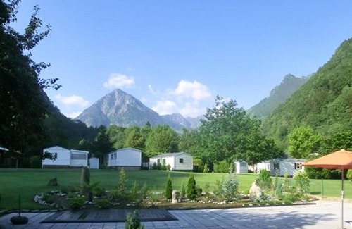 Cauterets House | Homerez - House 2 km away from the slopes for 8 ppl. with balcony at Cauterets