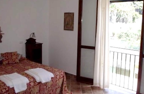 Paceco House | Homerez - House 3 km away from the beach for 5 ppl. with terrace at Paceco