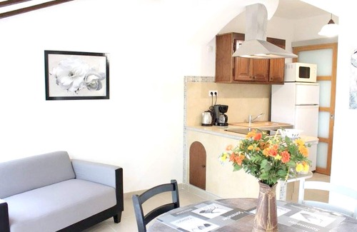 Querciolo House | Homerez - House for 4 ppl. with shared pool and terrace at Sorbo-Ocagnano