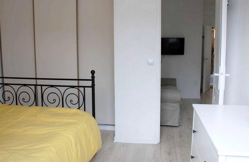 Rosny-sous-Bois Apartment | Homerez - Nice appartement for 2 ppl. at Rosny-sous-Bois