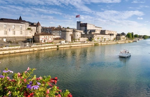 Cognac Apartment | Homerez - Nice appartement for 2 ppl. at Cognac