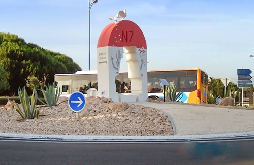 Bastide Giraud Apartment | Homerez - Nice appartement for 4 ppl. with shared pool at Villeneuve-Loubet