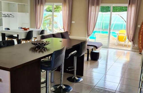 Labouheyre House | Homerez - Nice house for 8 ppl. with swimming-pool and terrace at Labouheyre