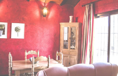 Estepa House | Homerez - Nice house for 4 ppl. with shared pool and terrace at Estepa