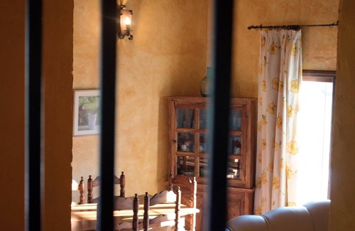 Estepa House | Homerez - Nice house for 6 ppl. with shared pool and terrace at Estepa