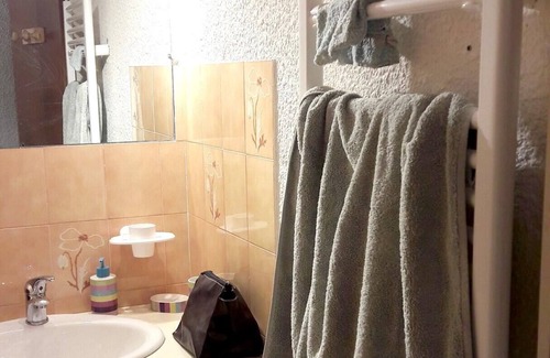 Aiguilles Apartment | Homerez - Nice studio 5 km away from the slopes for 6 ppl. at Aiguilles