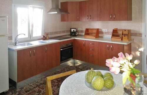 Medina-Sidonia House | Homerez - Picturesque House in Medina-Sidonia with Garden