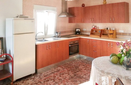 Medina-Sidonia House | Homerez - Picturesque House in Medina-Sidonia with Garden