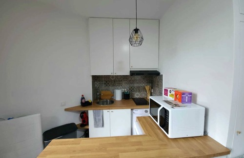 Saint-Josse-ten-Noode Apartment | Homerez - Studio in Saint-Josse-ten-Noode