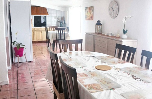 Centre Ville Apartment | Homerez - Spacious Apartment Le Tampon 80 m² + Enclosed Garden