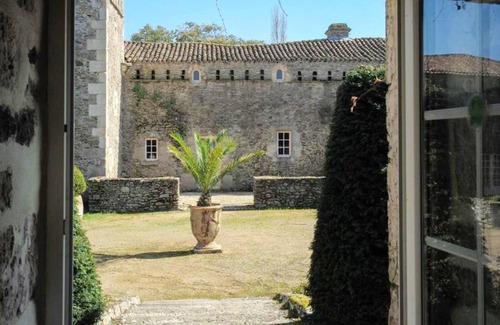Landevieille House | Homerez - Spacious house for 6 ppl. with garden and terrace at Landevieille