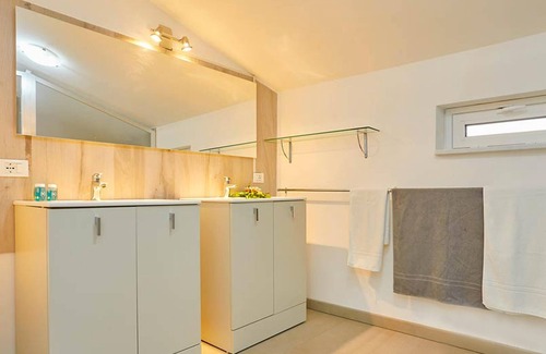 Favara Villa | Homerez - Spacious villa 10 km away from the beach for 6 ppl. with swimming-pool