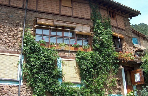 Robledillo de Gata Apartment | Homerez - "Studio in Robledillo de Gata"