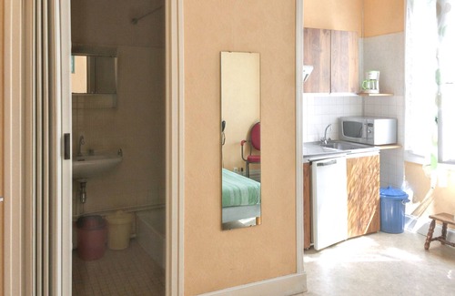 Neris-les-Bains Apartment | Homerez - Studio in Néris-les-Bains