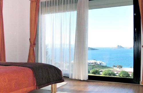 Turgutreis Villa | Homerez - Villa 800 m away from the beach for 6 ppl. with shared pool and garden