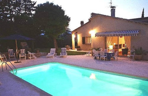 Cereste Villa | Homerez - Villa for 8 ppl. with swimming-pool, jacuzzi and terrace at Céreste