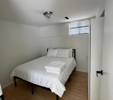 East Side House | Homestay Central Vancouver for longterm rental