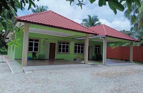 Lubok Buaya House | Homestay Kampung Lubuk Buaya 2 Bedrooms
