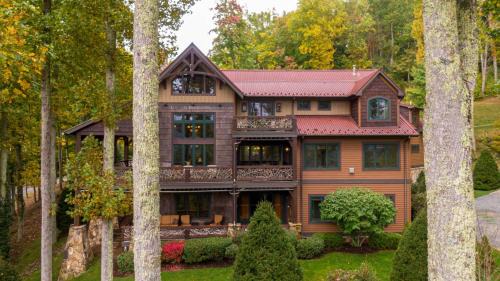 Banner Elk House | Homestead Lodge at Eagles Nest