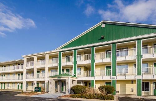 Glendale Hotel | HomeTowne Studios by Red Roof Denver - Glendale/Cherry Creek