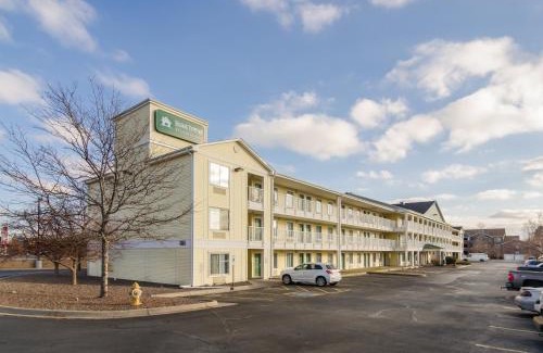 Glendale Hotel | HomeTowne Studios by Red Roof Denver - Glendale/Cherry Creek