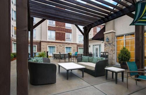 Charlotte Hotel | Homewood Suites Charlotte Ayrsley