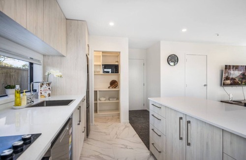 Trentham Apartment | Homey Haven in Trentham - 3BR