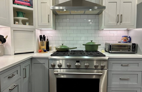 Norman House | Homey, spacious, near campus retreat.