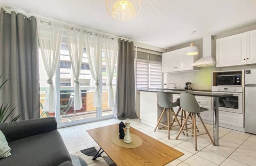 Annemasse Apartment | Homey Stone - Near tram&train/Balcony