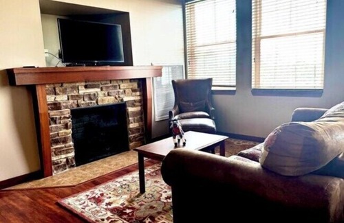 Moravia Hotel | Honey Creek Resort