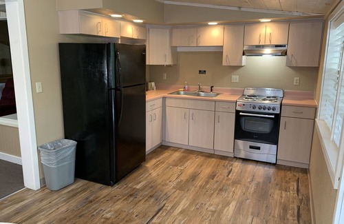 Gatlinburg Cottage | Honeymoon Cottage, creek view.