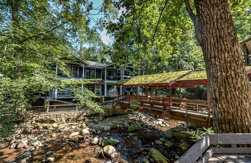 Gatlinburg Cottage | Honeymoon Cottage, creek view.