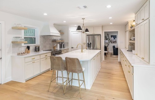 Midlothian House | Honeysuckle Manor – Texas Charm on 7 Peaceful Acres