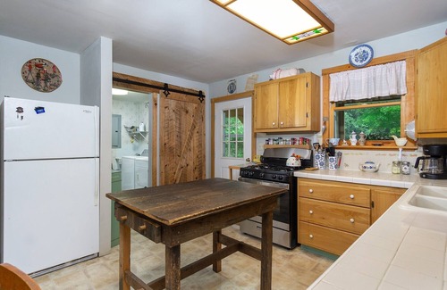 Burnsville House | Honeysuckle Ridge