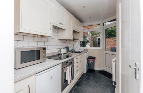 Henley-on-Thames House | Honeysuckle terrace