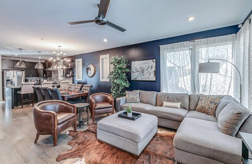 East Nashville House | Honky Tonk Game Room with Rooftop Deck!