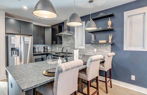 East Nashville House | Honky Tonk Game Room with Rooftop Deck!