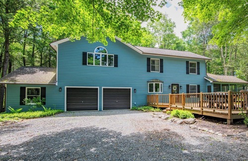 Eagles Mere House | Hook, Wine, & Sinker in Eagles Mere