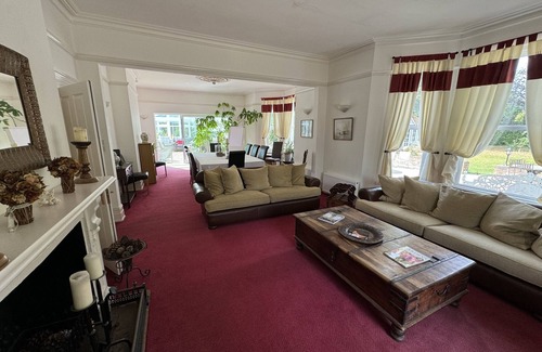 Hookwood Cabin | Hookwood Lodge London Gatwick