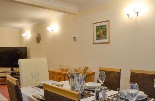 Tywyn House | Hoot House
