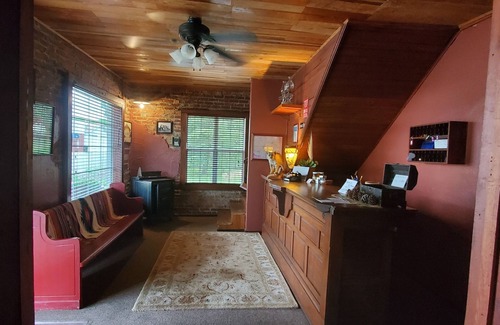 Talihina Hotel | Hootie Creek Guest House