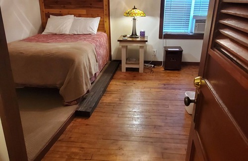 Talihina Hotel | Hootie Creek Guest House