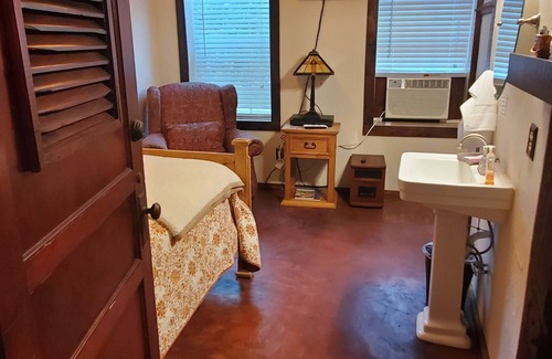 Talihina Hotel | Hootie Creek Guest House