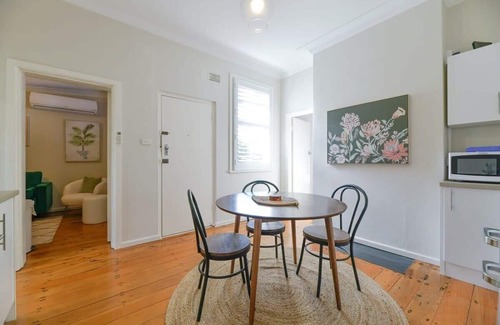 Bathurst Apartment | Hope St Cottage II - Timeless & Serene Sanctuary