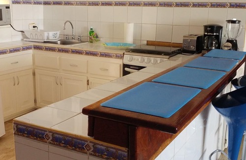 Zona Hotelera Condo | Hopelchen Beach GetAway, Sail IslaMujeres Bay Monthly/Weekly Rates